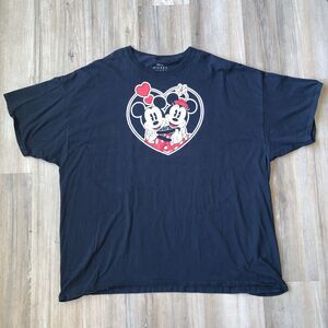 Disney Womens Plus Size Mickey and Minnie Mouse T-Shirt Heart Hugs Black 4X